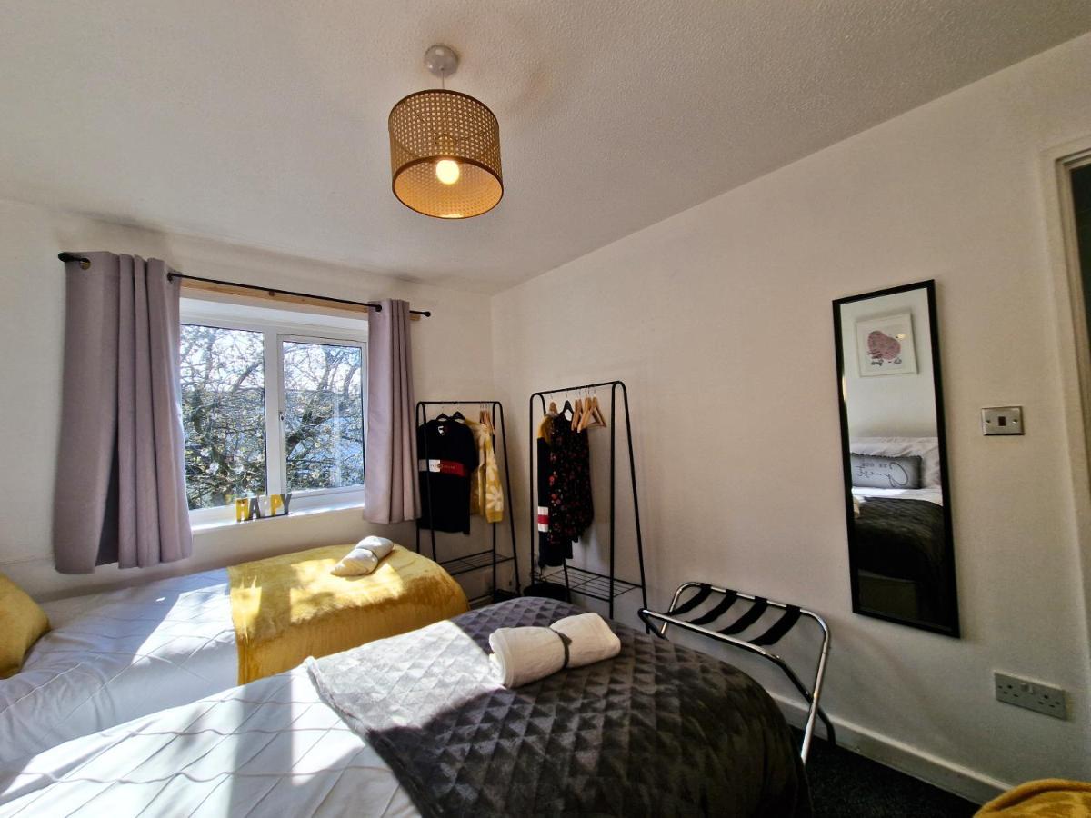 Spacious & Comfy Home- Very Close To Nec Birmingham ,Hs2 & Airport- Perfect For Contractors & Groups- Free Parking & Fast Wifi Marston Green Ngoại thất bức ảnh