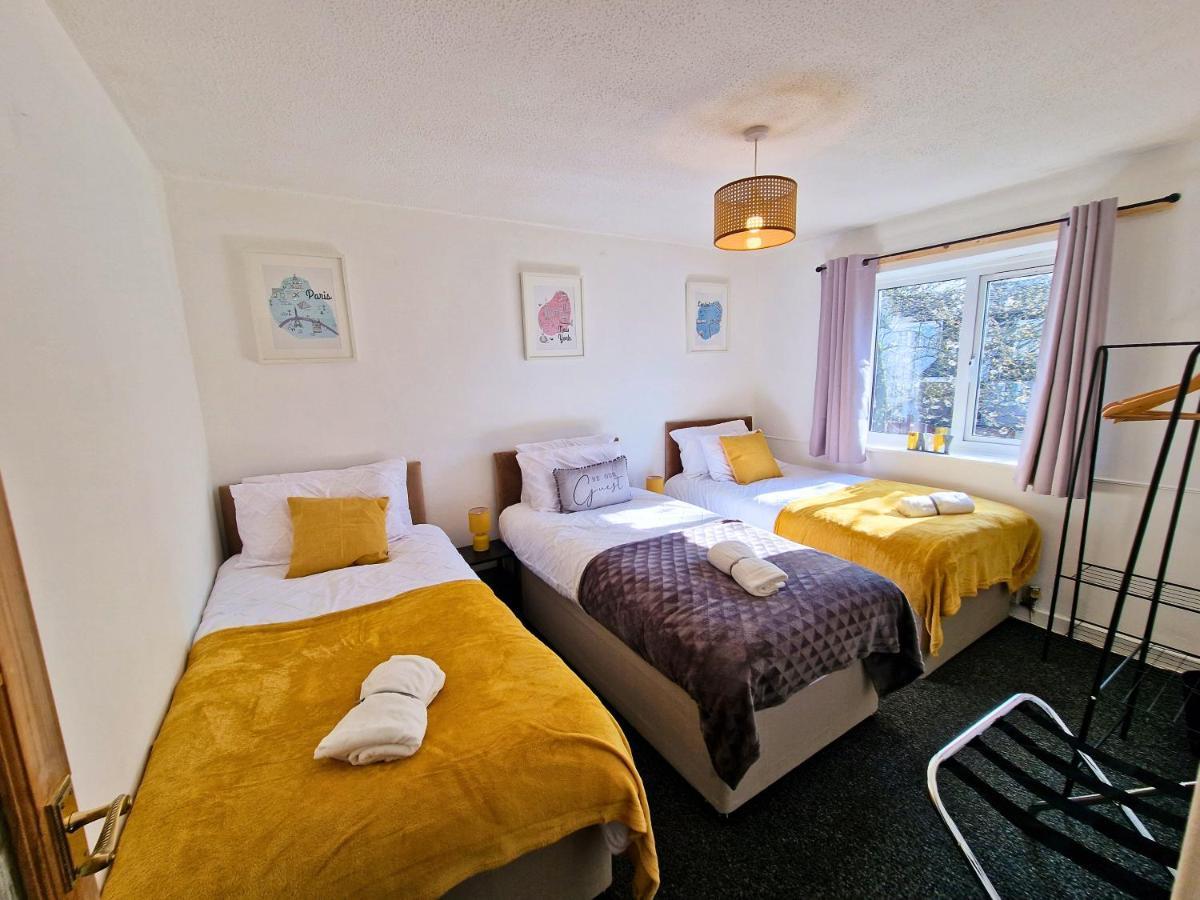 Spacious & Comfy Home- Very Close To Nec Birmingham ,Hs2 & Airport- Perfect For Contractors & Groups- Free Parking & Fast Wifi Marston Green Ngoại thất bức ảnh